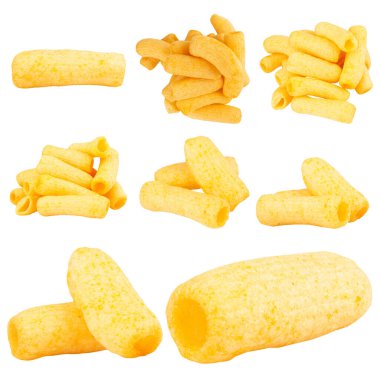 Beyaz arka planda silindirik şekilli çıtır çıtır atıştırmalık.