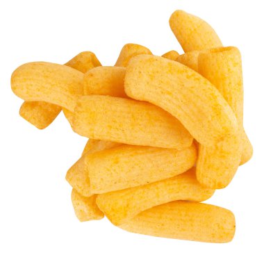 Beyaz arka planda silindirik gevrek atıştırmalık yığını.