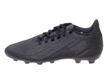 Beyaz arka planda izole edilmiş tek bir siyah deri futbol ayakkabısı. Profesyonel atletizm çocukları açık hava antrenman ayakkabıları. Spor ayakkabılar..