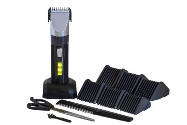 Profesyonel saç kesme makinesi seti. Tarak, makas ve saç makasıyla yeniden şarj edilebilir elektrikli sakal ve saç makasıyla farklı saç uzunlukları için farklı eklentilerle fırçalamak yasaktır. Berber ayarlandı.