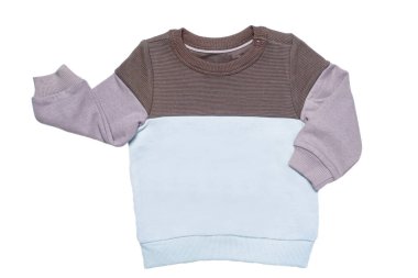 Sonbahar ve kış çocuk kıyafetleri. Kahverengi, mavi, sıcacık bir kazak ya da beyaz bir arka planda izole edilmiş bir kazak. Çocuk için moda. Ön görünüm.