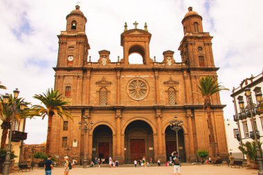 Gran Canaria, İspanya, Kanarya Adaları, Las Palmas - 22 Haziran 2024. Santa Ana Katedrali, Las Palmas 'ın en eski tarihi bölgesi olan Vegueta' nın ortasında yer almaktadır..
