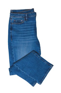 Kot pantolon izole. Katlanmış modaya uygun mavi kot pantolon ya da beyaz arka planda izole edilmiş erkekler için pantolon. Kesme yolu. Kot pantolon yaz ve sonbahar modası.