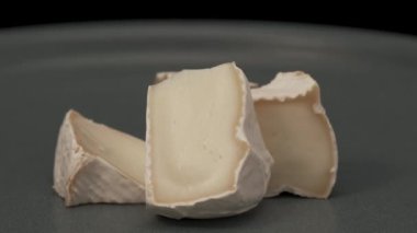 Peynirli krema ya da peynirli sandviçe ne dersin? Sığ alan derinliğine sahip makro fotoğraf.