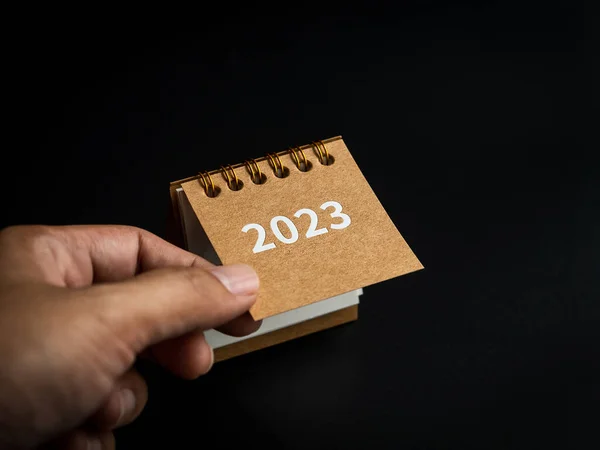 Ξεκινήστε Νέους Στόχους Ευτυχισμένο 2023 2023 Έτος Μικρό Μπεζ Ημερολόγιο — Φωτογραφία Αρχείου