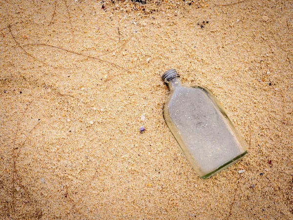 Glass Flat Bottle Sandy Beach Copy Space Top View Close — Stock Photo, Image