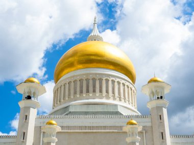 Altın kubbe, mimari bina dış tasarım Omar Ali Saifuddien Camii, 28. Sultan 'dan sonra adlandırılan mescit, Brunei Darussalam' ın başkenti Bandar Seri Begawan 'ın simgesi..