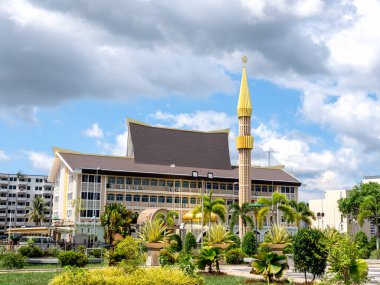 BANDAR SERI BEGAWAN, BRUNEI - 21 Nisan 2024: Brunei Darussalam 'ın başkenti Bandar Seri Begawan' da bulunan Syariah İşleri Bakanlığı (Jabatan Hal Ehwal Syariah).