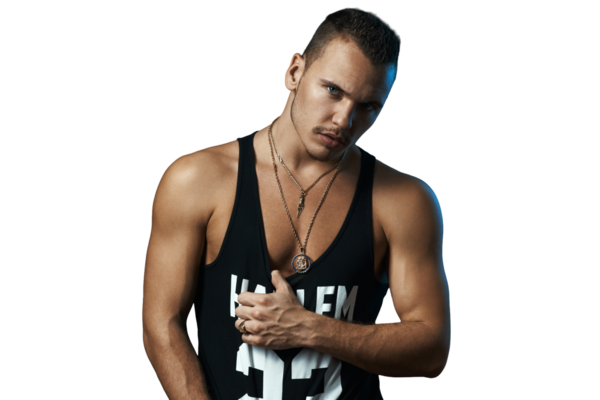 Siyah kolsuz bluz giyen düşünceli bir adam. Moda, yaşam tarzı veya kişilik odaklı içerik için uygun.