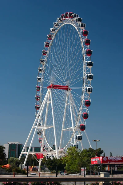 Antalya Turkije Mei 2022 Ferris Wiel Amusementspark Hart Van Antalya — Stockfoto