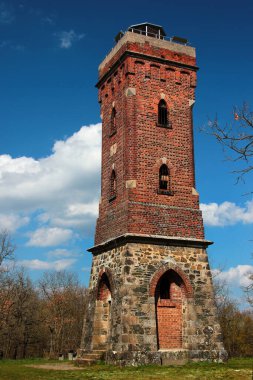 Eisenberg 'deki Julius Mosen Kulesi, ya da Vogtland Denizi yakınlarındaki Demir Dağ, Plauen yakınlarındaki Pohl rezervuarı, Almanya' nın Saksonya eyaletinde yer alan Vogtland bölgesi.