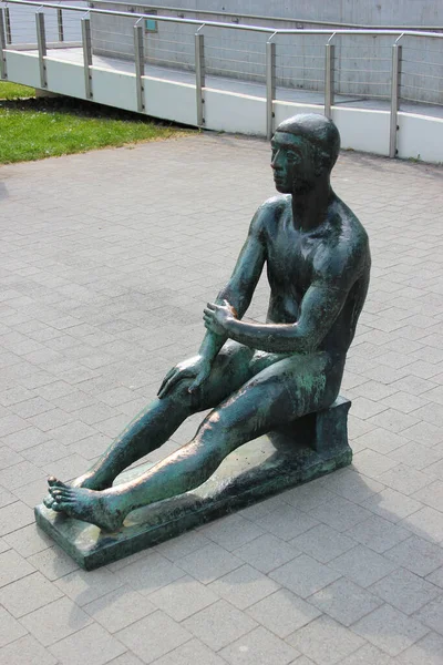 Gera Mai 2023 Skulptur Eines Schwimmers Vor Dem Hofwiesenbad Gera — Stockfoto