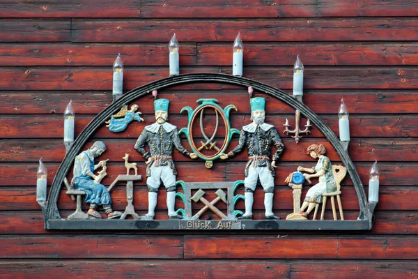 ドイツのヨハネスブルグ 2023年6月11日 シュヴィボゲンは 伝統的にクリスマスの装飾として使用されているザクセン州の鉱石山 Erzgebirge 地域のアーチ型のキャンドルホルダー — ストック写真