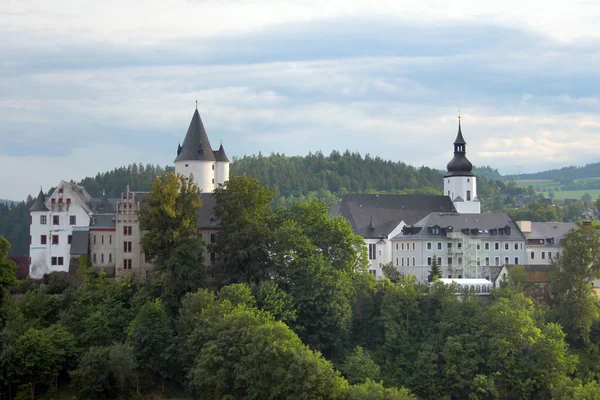 stock image Schwarzenberg, Germany - June 8, 2023: Schwarzenberg Castle and St. George's Church in large county town of Schwarzenberg in Saxony's district of Erzgebirgskreis.