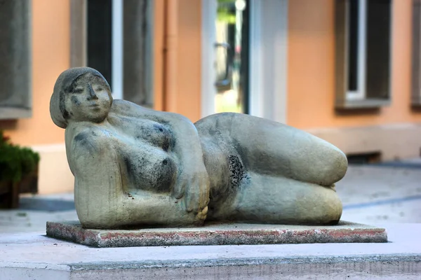 Chemnitz Tyskland Juni 2023 Liegende Konkretiserad Skulptur Naken Kvinna Johannes — Stockfoto