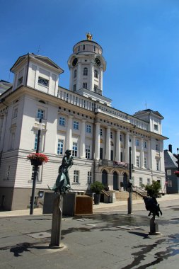 Zeulenroda-Triebes, Almanya - 15 Temmuz 2023: 1827 yılında inşa edilen Zeulenroda belediye binası. Zeulenroda, Thüringen 'in Greiz ilçesine bağlı bir beldedir..