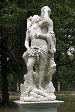 Dresden, Almanya - 23 Temmuz 2023: Zaman gerçeği ortaya çıkardı, Dresden Büyük Bahçesi 'nde Antonio Carradini' nin (1720) bir heykeli.