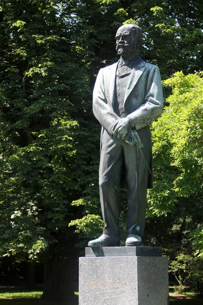 卡洛维 捷克共和国 2023年8月10日 19世纪捷克作曲家安东尼 利奥波德 德沃夏克纪念碑 — 图库照片