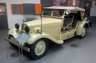 Zwickau, Almanya - 20 Ağustos 2023: DKW 1001, 1935 yılında modern Audi 'nin selefi Audi tarafından üretilen hafif yolcu otomobili..