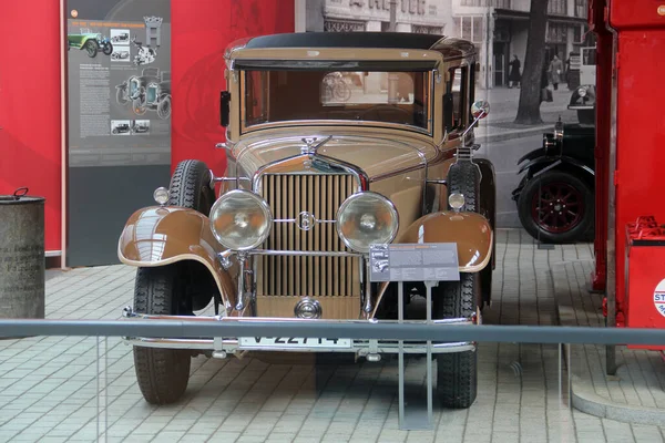 2023年8月20日 ドイツのツヴィッカウ ホーチ375プルマンリムジン 1930年 ツィッカウにある8月ホーチ博物館にオートユニオンAgが製造したモデル — ストック写真