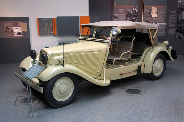 ドイツのツィッカウ 2023年8月20日 Dkw 1001 現代アウディの前身であるオートユニオンAgによって1935年に製造された軽旅客車 ツィッカウの8月ホーチ博物館 — ストック写真