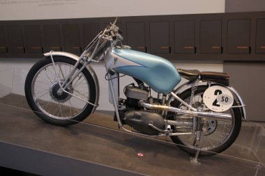 Zwickau, Almanya - 20 Ağustos 2023: DKW Are 175, 1934 yılında üretilen bir yarış motosikleti. Zwickau 'daki August Horch müzesinde..