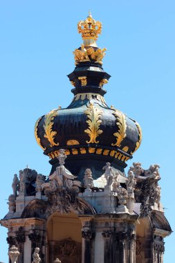 Dresden, Almanya - 3 Haziran 2023: Dresden 'deki Barok döneminin saray kompleksi ve Dresden' in en ünlü mimari anıtı..