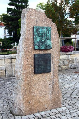 Schwarzenbach an der Saale, Almanya - 23 Eylül 2023: Jean Paul Anıtı, veya Johann Paul Friedrich Richter, mizahi roman ve hikayeleriyle tanınan bir Alman Romantik Yazar..