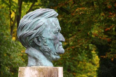 Bayreuth, Almanya - 13 Ekim 2023: Arno Breker tarafından Wagner Tiyatrosu yakınında yapılan ve sadece sahne çalışmalarının performansına adanmış olan Richard Wagner 'in Baskını. 