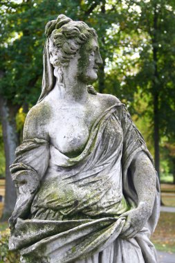 Bayreuth, Almanya - 13 Ekim 2023: Hofgarten 'deki heykeller, Bayreuth şehir merkezindeki eski evi Wahnfried' in bulunduğu bir park..