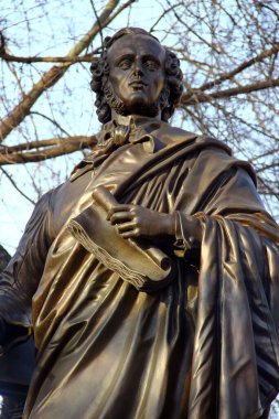 Leipzig, Almanya - 17 Aralık 2023: Felix Mendelssohn Bartholdy anıtı, Alman besteci, piyanist, orgcu ve orkestra şefi.