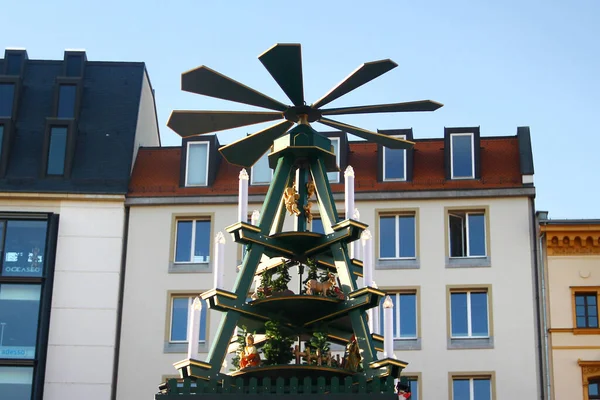 德国莱比锡 2023年12月17日 在德国萨克森莱比锡老城市场广场 Market Square Leipzig Saxony 举办的圣诞节市场博览会 图库照片