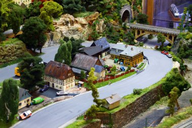 Netzschkau, Almanya - 26 Kasım 2023: Saksonya 'nın Vogtland ilçesinde yerel kulübün demiryolu sergisi. Demiryolu modelliği Almanya 'da popüler bir hobidir..