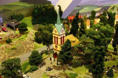 Netzschkau, Almanya - 26 Kasım 2023: Saksonya 'nın Vogtland ilçesinde yerel kulübün demiryolu sergisi. Demiryolu modelliği Almanya 'da popüler bir hobidir..