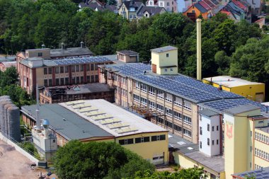 Weida, Almanya - 18 Haziran 2023: Deri, deri ve kürk üreticisi Thuringer Lederfabrik Weida 'nın binaları.