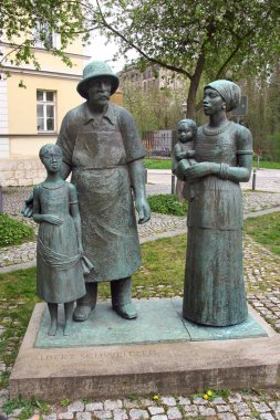 Weimar, Almanya - 7 Nisan 2024: Albert Schweitzer anıtı, bir Fransız-Alman çokmatematiği, teolog, orgcu, yazar, insani yardım ve hekim. 