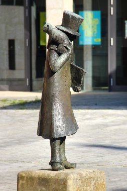 Bamberg, Almanya - 12 Mayıs 2024: Fantezi ve Gotik korku yazarı, hukukçu, besteci, müzik eleştirmeni ve sanatçı Ernst Theodor Amadeus Hoffmann Anıtı.