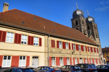 Bamberg, Almanya - 12 Mayıs 2024: Bamberg 'deki Katolik St. Gangulphus Kilisesi, kentin en eski korunmuş kutsal binası.