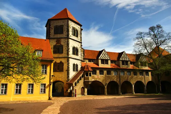 Moritzburg, 15. yüzyılın sonlarında Saale, Saxony-Anhalt, Alman Halle 'de güçlendirilmiş bir kale.