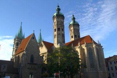 Naumburg, Almanya - 16 Ekim 2024: Naumburg Katedrali, veya Naumburger Dom, geç dönem Romanesk Almanyası 'nın ünlü simgesidir ve UNESCO Dünya Mirası Bölgesi olarak tanınmıştır.