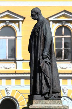 Frantiskovy Lazne, Çek Cumhuriyeti - 30 Eylül 2023: Frantiskovy Lazne 'de Cisarske Lazne (Kaiserbad) önünde Avusturya İmparatoru I. Franz Joseph anıtı
