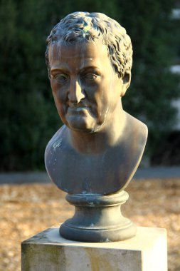 Goettingen, Almanya - 9 Mart 2025 - İsviçreli anatomist, fizyolog, doğa bilimci, ansiklopedici, bibliyograf ve Goettingen Üniversitesi botanik bahçesinin kurucusu Albrecht von Haller 'in Baskını.