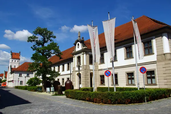 Weiden in der Oberpfalz, Almanya - 31 Mayıs 2025: Weiden Uluslararası Seramik Müzesi, Yukarı Palatinate kasabası Weiden 'da bir porselen ve seramik müzesi