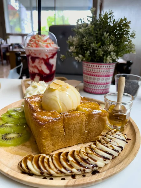 Honey Toast Sweet Dessert Cafe — Stock Photo, Image