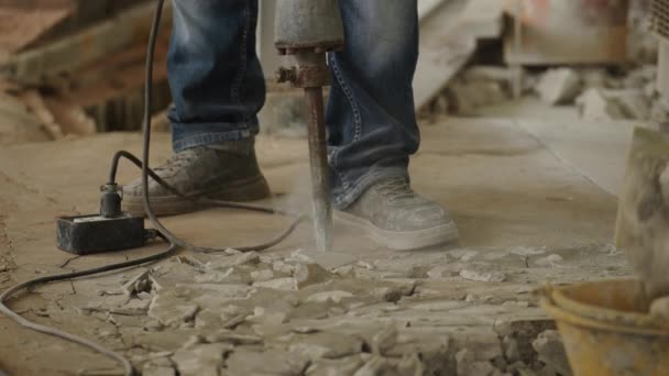 Labor Using Jackhammer Break Concrete Floor — ストック動画
