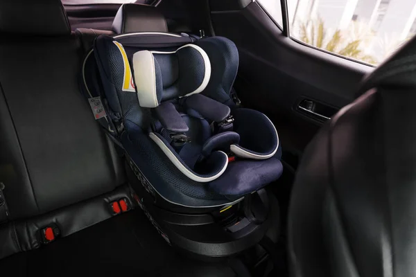 Puste Siedzenie Bezpieczeństwa Dla Dziecka Lub Dziecka Samochodzie — Zdjęcie stockowe