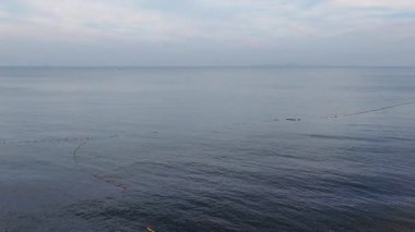 Na Jomtien plajı, Pattaya, Tayland 'ın deniz ve gökyüzü manzarası