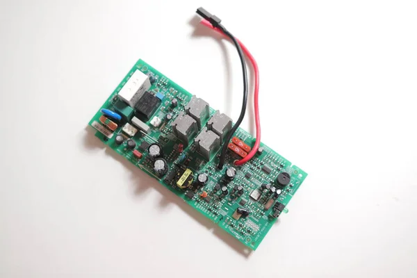 Strömförsörjning Modernt Kretskort Med Elektroniska Komponenter Med Transistor Kretskortsdetaljer Elektroteknik — Stockfoto