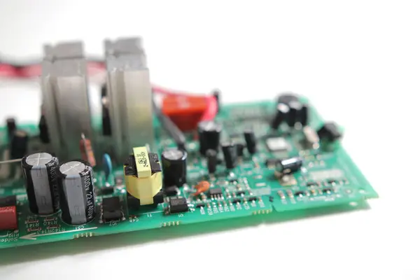 Alimentación Moderna Placa Circuito Impreso Con Componentes Electrónicos Con Transistor —  Fotos de Stock