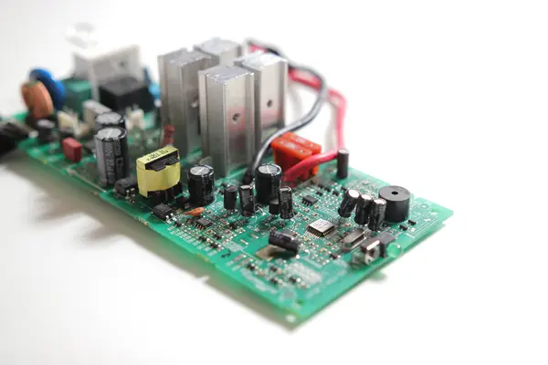 Alimentación Moderna Placa Circuito Impreso Con Componentes Electrónicos Con Transistor — Foto de Stock